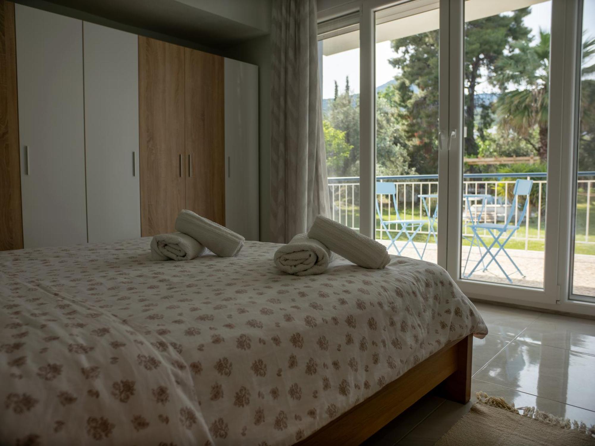 Apartament Rhombus By The Sea PalaiónTsiflíkion Zewnętrze zdjęcie